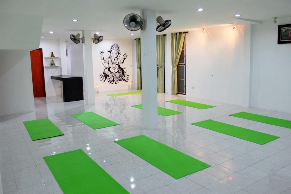 Meditation session, the yoga house and spa, Lamai.