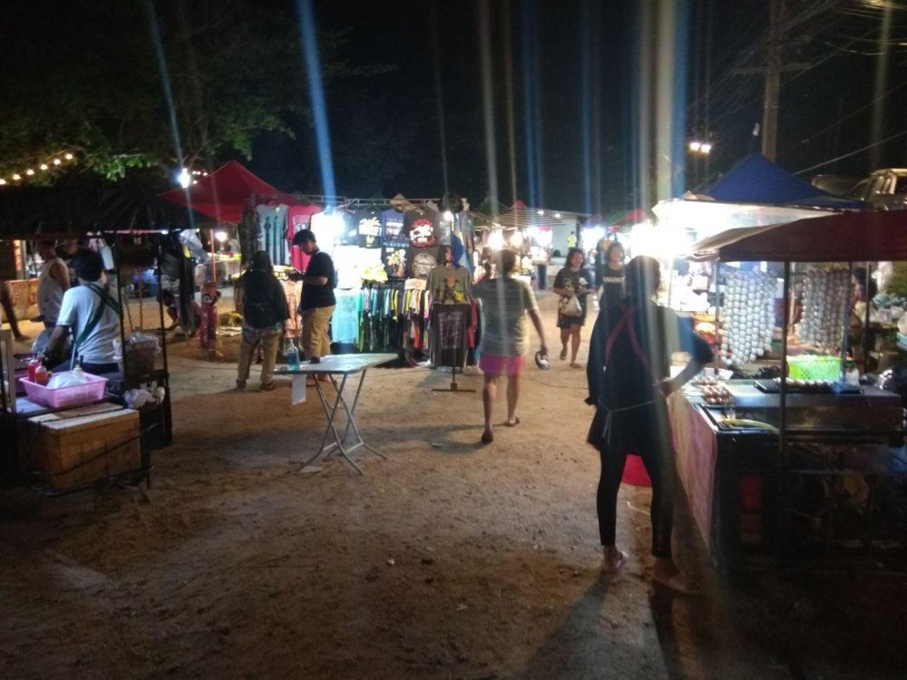 Orgasmic Night Market (Between Fisherman and Bang Rak)