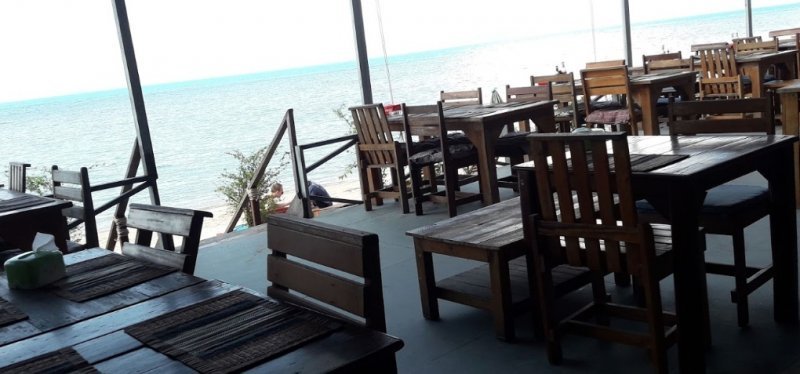 The White Pearl Beach Club & Restaurant in Bangpo – Bang Por, Koh Samui