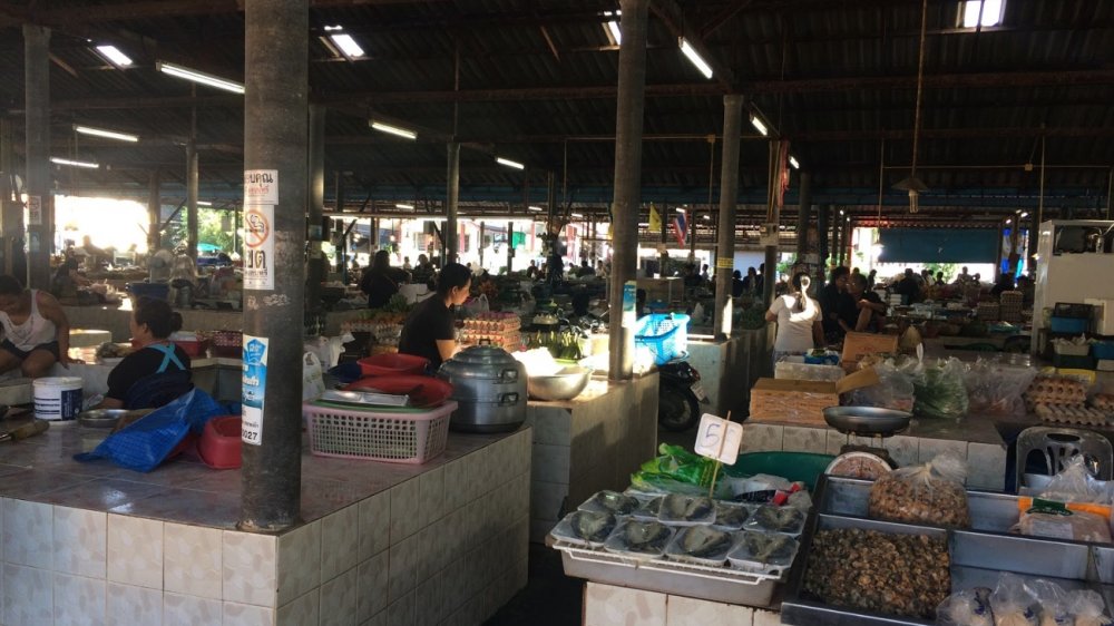 Maenam Morning Market