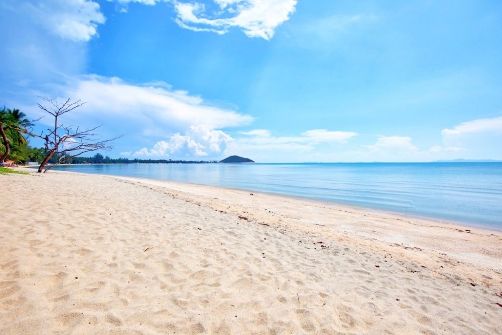 Lipa Noi beach