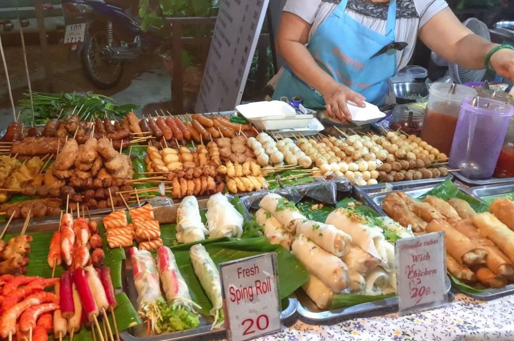 Choeng Mon Night Market